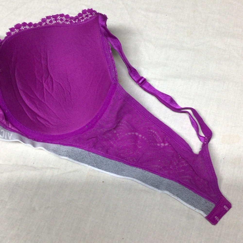 Victoria's Secret Vibrant Purple Lace Bra - Picture 6 of 8